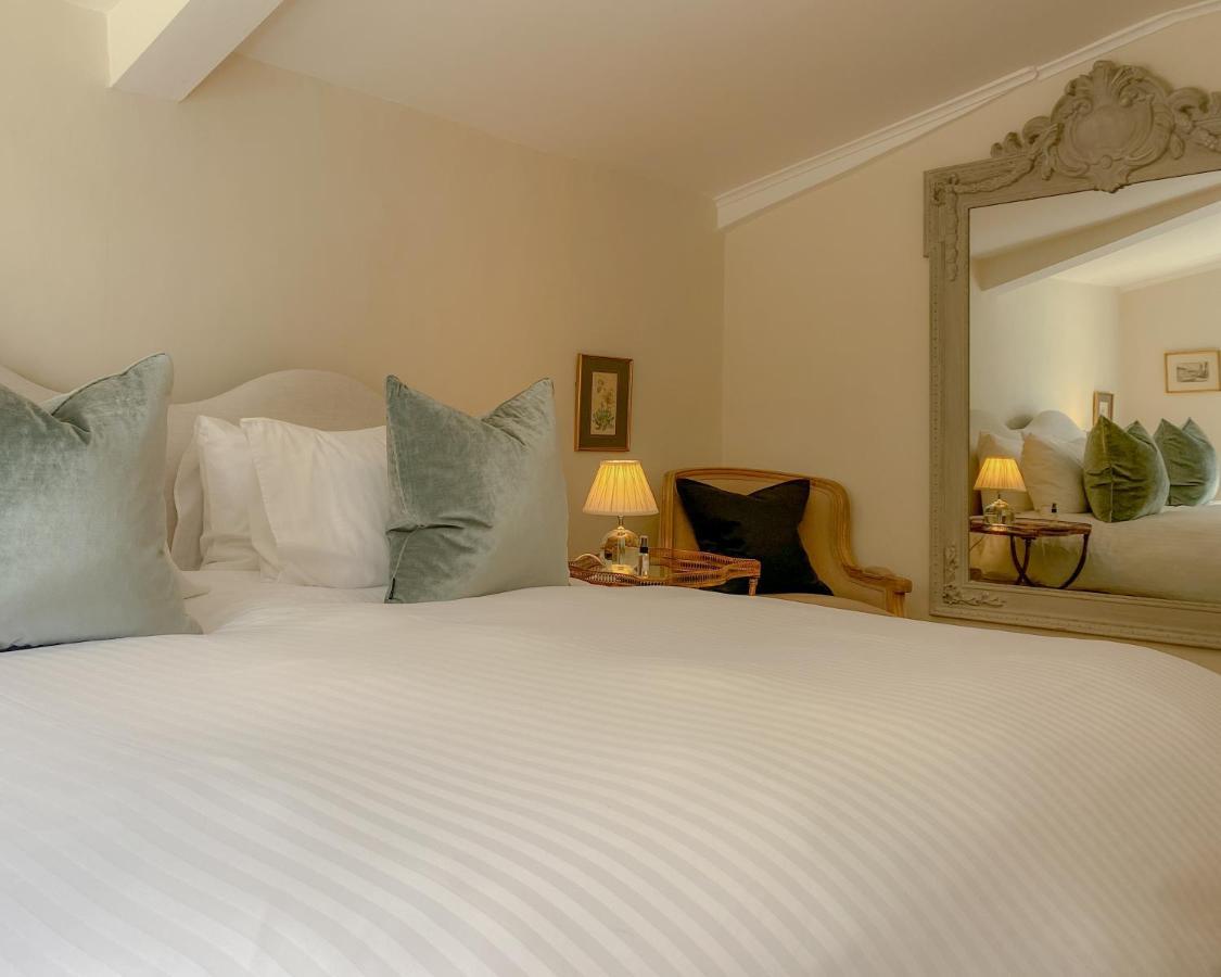 Grove House Bed & Breakfast Лейбърн Екстериор снимка
